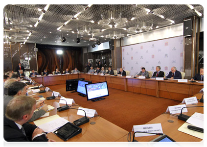 Prime Minister Vladimir Putin holding a session of the Government Commission on High Technology and Innovation in Dubna|5 july, 2011|18:11