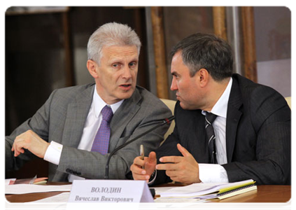 Deputy Prime Minister and Chief of Staff of the Government Executive Office Vyacheslav Volodin and Minister of Education and Science Andrei Fursenko at a session of the Government Commission on High Technology and Innovation in Dubna|5 july, 2011|18:21