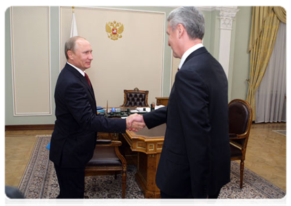 Prime Minister Vladimir Putin at a meeting with Moscow Mayor Sergei Sobyanin|6 july, 2011|12:14