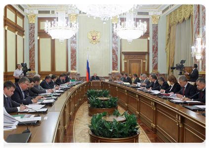 Prime Minister Vladimir Putin chairing a Government meeting|7 july, 2011|16:38