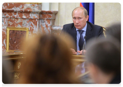 Prime Minister Vladimir Putin chairing a Government meeting|7 july, 2011|16:38