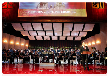 Prime Minister Vladimir Putin attends a gala concert of world opera stars devoted to the 50th anniversary of ties between the sister cities of St Petersburg and Dresden|7 july, 2011|21:10