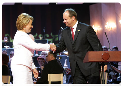 St Petersburg Governor Valentina Matviyenko and Dresden Deputy Mayor Dirk Hilbert at a gala concert of world opera stars devoted to the 50th anniversary of ties between the sister cities of St Petersburg and Dresden|7 july, 2011|21:12