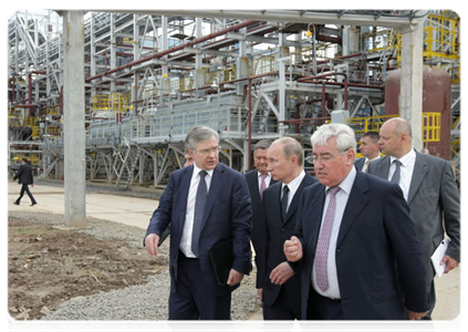 Председатель Правительства Российской Федерации В.В.Путин посетил производственное объединение «Киришинефтеоргсинтез» (ООО «Кинеф»)|8 июля, 2011|16:39