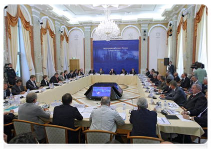 Prime Minister Vladimir Putin holding a meeting in Kirishi on Russia’s refining industry and petroleum product market|8 july, 2011|18:03