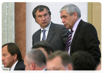 Deputy Prime Minister Igor Sechin and Deputy Minister of Finance Sergei Shatalov at a meeting in Kirishi on Russia’s refining industry and petroleum product market|8 july, 2011|18:03