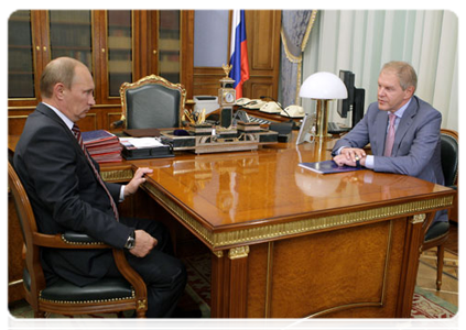 Prime Minister Vladimir Putin holds a working meeting with Andrei Krainy, head of the Federal Agency for Fishery|9 july, 2011|11:36