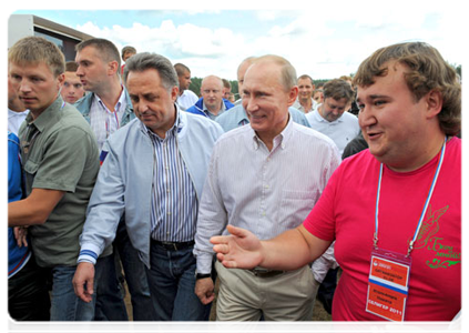 Prime Minister Vladimir Putin visits booths and speaks with participants at the Seliger-2011 International Youth Forum|1 august, 2011|18:08