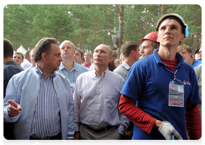 Prime Minister Vladimir Putin visits booths and speaks with participants at the Seliger-2011 International Youth Forum|1 august, 2011|18:35