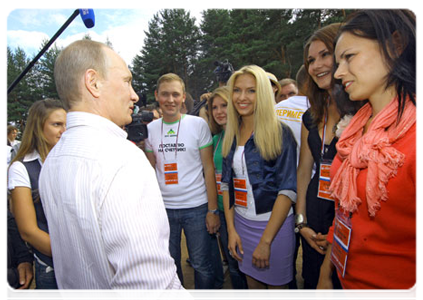 Prime Minister Vladimir Putin speaks with participants of the Seliger-2011 youth educational forum|1 august, 2011|19:18