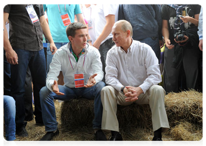 Prime Minister Vladimir Putin visits booths and speaks with participants at the Seliger-2011 International Youth Forum|1 august, 2011|19:37