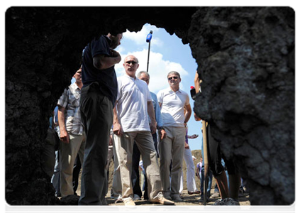 Prime Minister Vladimir Putin visiting the excavation site of the ancient Greek city of Phanagoria on Russia’s Taman Peninsula|10 august, 2011|17:23