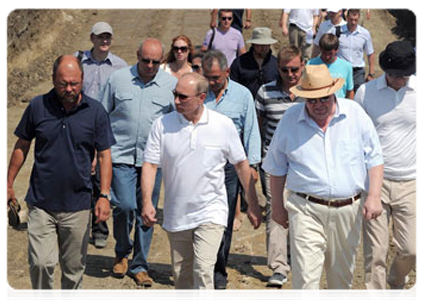 Prime Minister Vladimir Putin visiting the excavation site of the ancient Greek city of Phanagoria on Russia’s Taman Peninsula|10 august, 2011|17:23