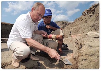 Prime Minister Vladimir Putin visits the excavation site of the ancient Greek city of Phanagoria on Russia’s Taman Peninsula