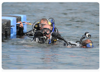 Prime Minister Vladimir Putin scuba diving in the Taman Gulf following a visit to a nearby archaeological site|10 august, 2011|20:07