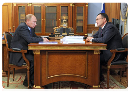 Prime Minister Vladimir Putin meeting with Nikolai Fyodorov, head of the Institute of Socio-Economic and Political Studies|11 august, 2011|11:11