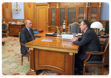 Prime Minister Vladimir Putin meeting with Nikolai Fyodorov, head of the Institute of Socio-Economic and Political Studies|11 august, 2011|11:11