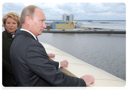 Председатель Правительства Российской Федерации В.В.Путин ознакомился с работой комплекса защитных сооружений Санкт-Петербурга от наводнений|12 августа, 2011|17:44