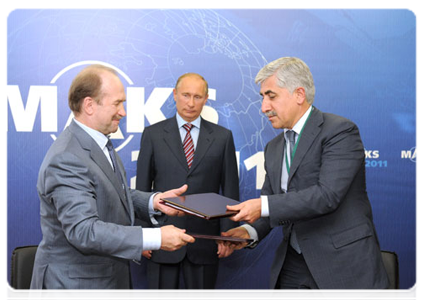 Prime Minister Vladimir Putin attends a contract-signing ceremony at the MAKS international air show|17 august, 2011|19:58