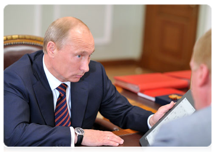 Prime Minister Vladimir Putin meeting with Rusnano CEO Anatoly Chubais|18 august, 2011|18:20