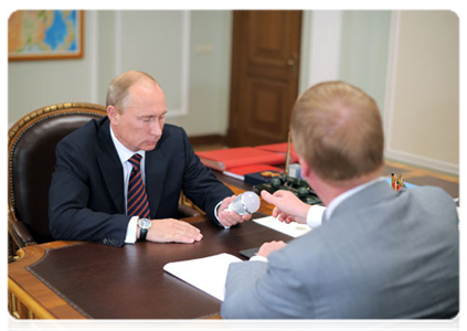 Prime Minister Vladimir Putin meeting with Rusnano CEO Anatoly Chubais|18 august, 2011|18:24