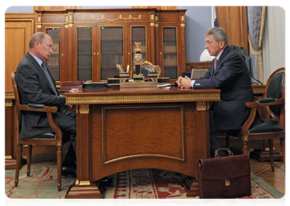 Prime Minister Vladimir Putin meeting with Ivan Dedov, President of the Russian Academy of Medical Sciences|22 august, 2011|13:02