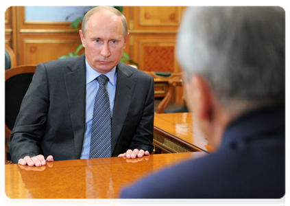 Prime Minister Vladimir Putin meeting with Ivan Dedov, President of the Russian Academy of Medical Sciences|22 august, 2011|13:02