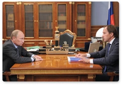 Prime Minister Vladimir Putin holds a working meeting with governor of the Krasnoyarsk Territory Lev Kuznetsov