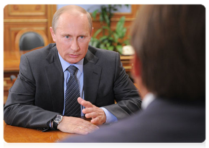 Prime Minister Vladimir Putin at a working meeting with the governor of the Krasnoyarsk Territory Lev Kuznetsov|22 august, 2011|13:46