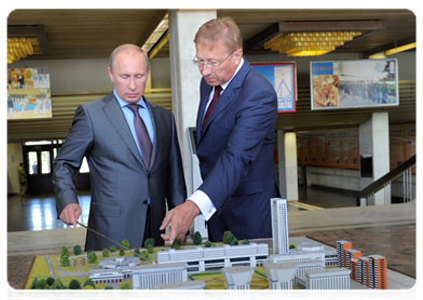 Prime Minister Vladimir Putin on a visit to Moscow State University of Civil Engineering|24 august, 2011|16:11