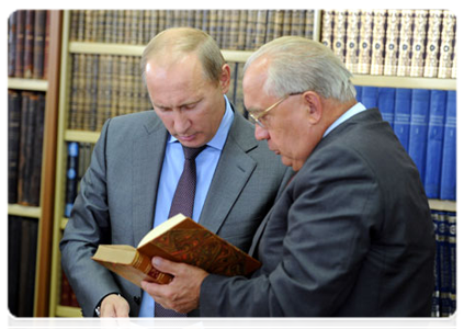 Prime Minister Vladimir Putin and rector of Lomonosov Moscow State University Viktor Sadovnichy|24 august, 2011|18:27