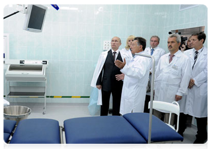 Prime Minister Vladimir Putin visits the regional clinical hospital in Smolensk|25 august, 2011|18:51