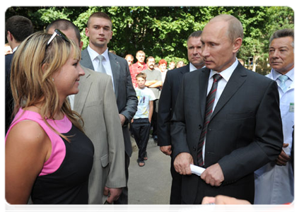 After the visit to Smolensk’s regional clinical hospital, Prime Minister Vladimir Putin spoke with residents of the city|25 august, 2011|19:01