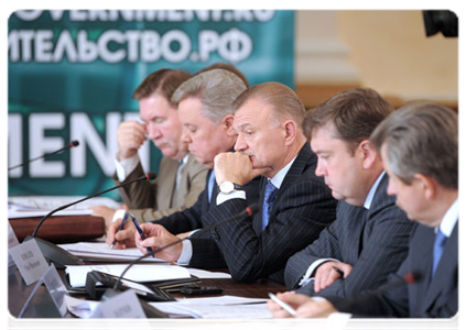 Participants of a meeting on healthcare modernisation|25 august, 2011|19:04