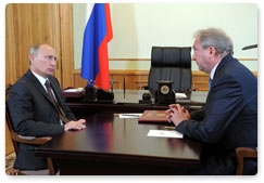 Prime Minister Vladimir Putin meets with Smolensk Region Governor Sergei Antufyev