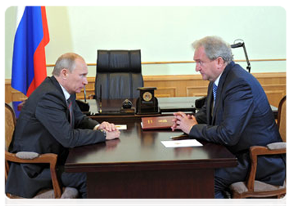 Prime Minister Vladimir Putin meeting with Smolensk Region Governor Sergei Antufyev|25 august, 2011|20:48