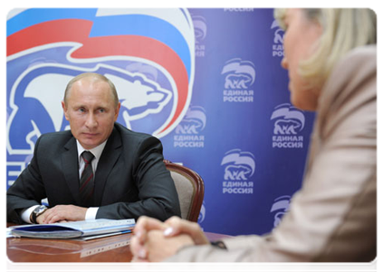 Prime Minister Vladimir Putin meeting with winners of the Popular Front primaries in the Smolensk Region and receiving members of the public at the community liaison office of the United Russia party chairman|25 august, 2011|21:58