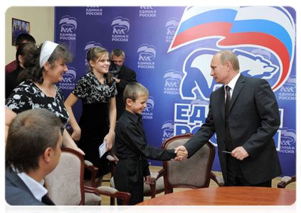 Prime Minister Vladimir Putin meeting with winners of the Popular Front primaries in the Smolensk Region and receiving members of the public at the community liaison office of the United Russia party chairman|25 august, 2011|22:42