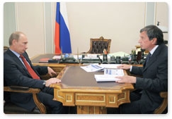 Prime Minister Vladimir Putin meets with Deputy Prime Minister Igor Sechin