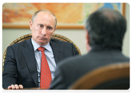 Prime Minister Vladimir Putin meeting with Deputy Prime Minister Igor Sechin|26 august, 2011|12:05