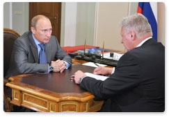 Prime Minister Vladimir Putin meets with Mikhail Shmakov, Chairman of the Federation of Independent Trade Unions of Russia