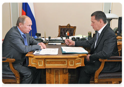 Prime Minister Vladimir Putin meeting with Minister of Natural Resources and the Environment Yuri Trutnev|29 august, 2011|12:15