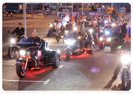 Prime Minister Vladimir Putin visiting an international motorcycle show in Novorossiisk|29 august, 2011|22:09