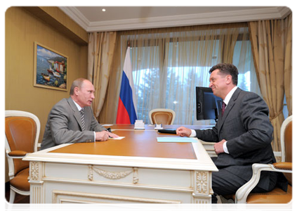 Prime Minister Vladimir Putin meeting with Stavropol Territory Governor Valery Gayevsky|3 august, 2011|16:11