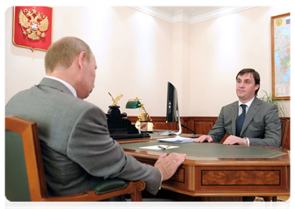 Prime Minister Vladimir Putin meets with Russian Agricultural Bank CEO Dmitry Patrushev|4 august, 2011|17:23