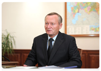 Trans-Baikal Territory Governor Ravil Geniatulin at a meeting with Prime Minister Vladimir Putin|8 august, 2011|13:21