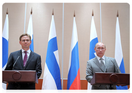 Prime Minister Vladimir Putin and Finnish Prime Minister Jyrki Katainen hold a joint news conference following bilateral talks|9 august, 2011|19:29