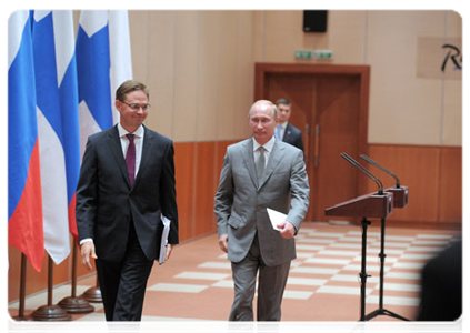 Prime Minister Vladimir Putin and Finnish Prime Minister Jyrki Katainen hold a joint news conference following bilateral talks|9 august, 2011|19:30