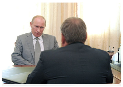 Prime Minister Vladimir Putin at a meeting with VTB Bank CEO Andrei Kostin|9 august, 2011|20:10