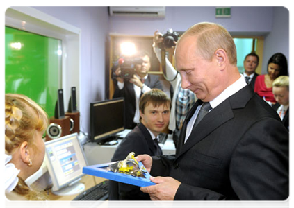 Prime Minister Vladimir Putin visiting School No. 29, named after Pyotr Zabrodin, in Podolsk|1 september, 2011|14:37